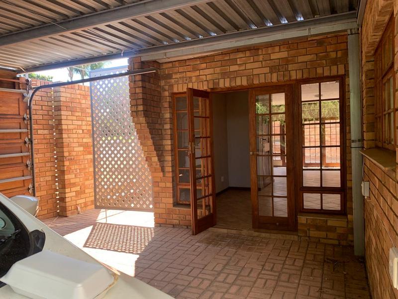5 Bedroom Property for Sale in Wilkoppies North West